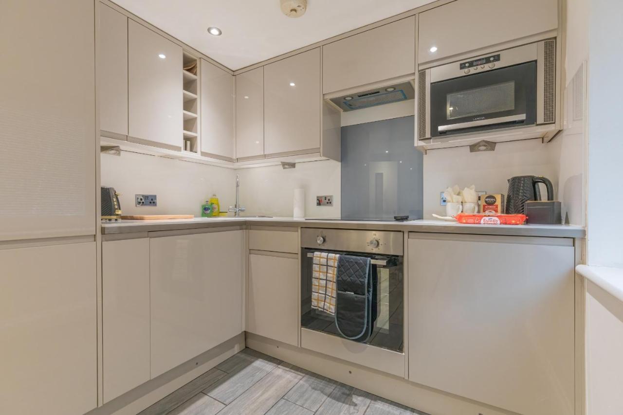Luxury Hollywood Getaway In The Heart Of The City Brighton Екстериор снимка