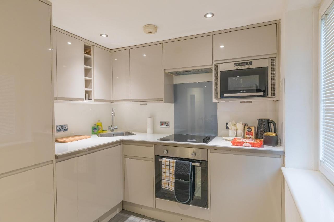 Luxury Hollywood Getaway In The Heart Of The City Brighton Екстериор снимка